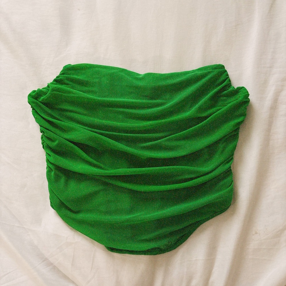 Green CROP TOP💚💚💚 NEW NEVER USE